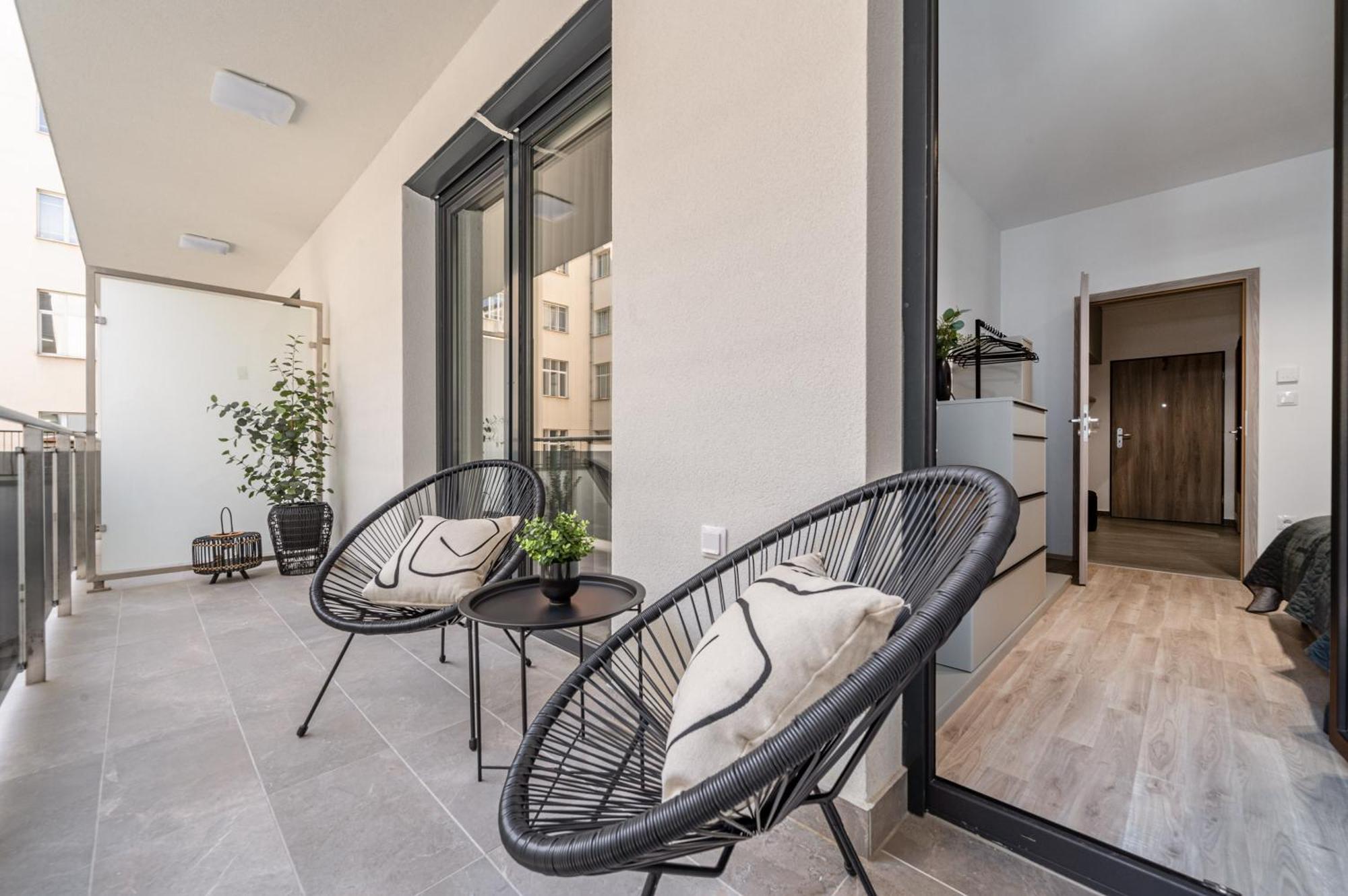 Апартаменты With Balcony @ Downtown